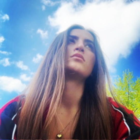 Meet your Posher, Ellie - Picture 1 of 1